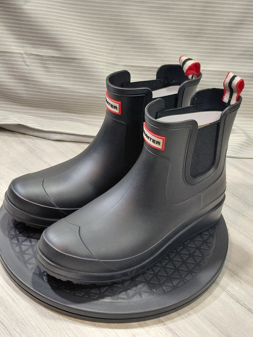 NEW Hunter Women Tabitha Short Chelsea Style 100% Waterproof Rain Boots Black W8